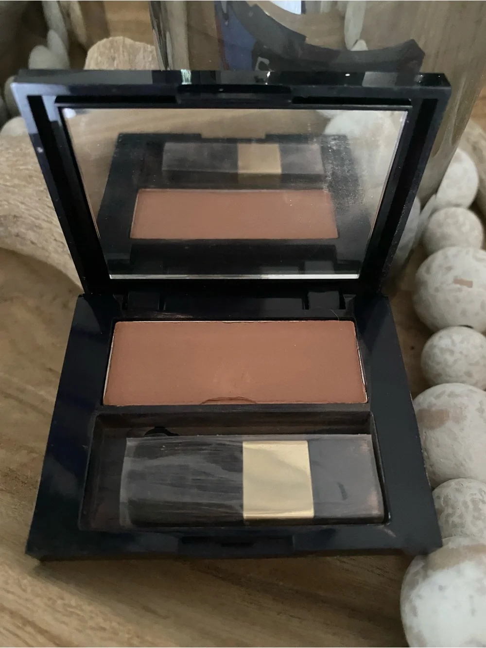NEW Esteē Lauder X Quentin Jones powder bronzer. Bronze Goddess Medium 02